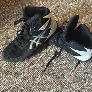 Youth wrestling shoes